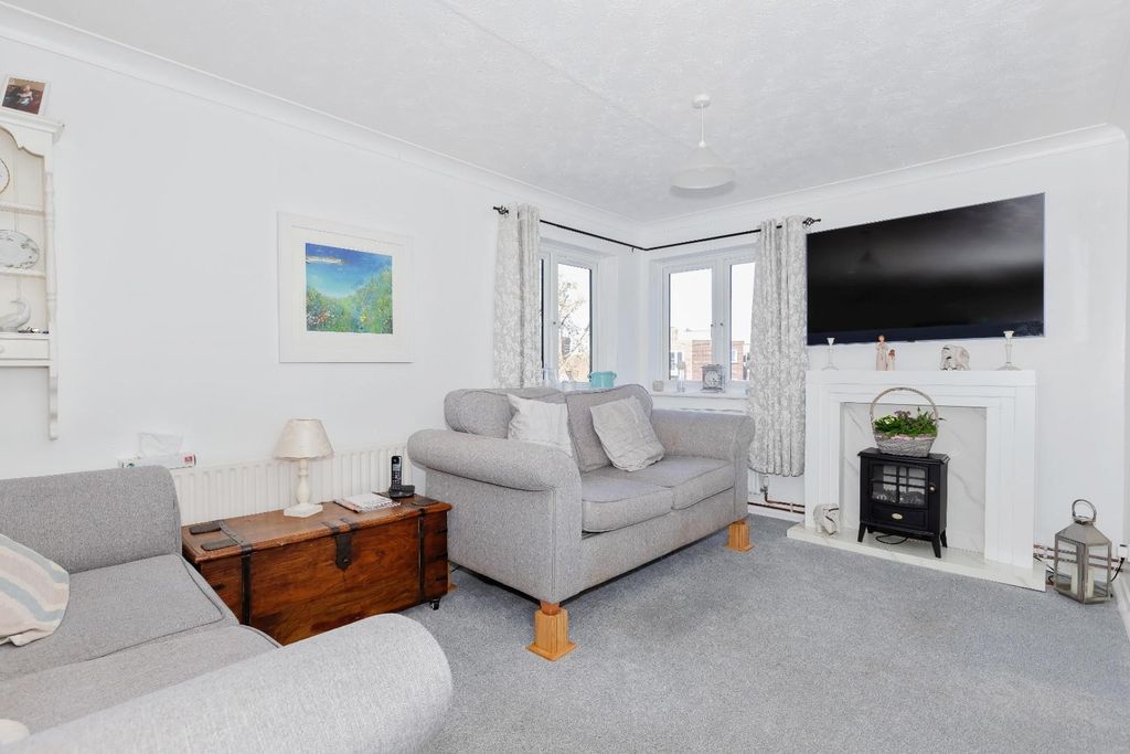 Property photo 3 of 12 Elm Court_7.Jpg