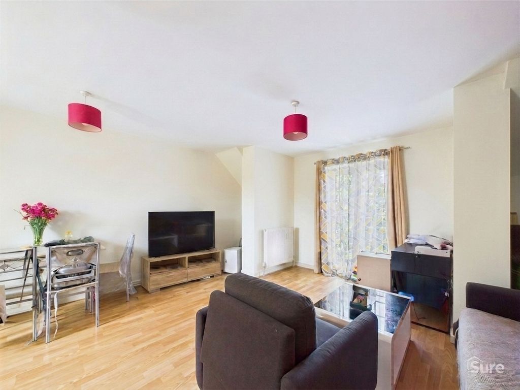 Property photo 3 of 8
