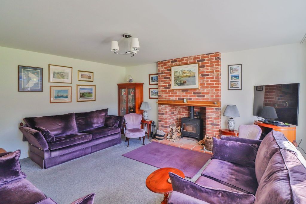Property photo 2 of 18
