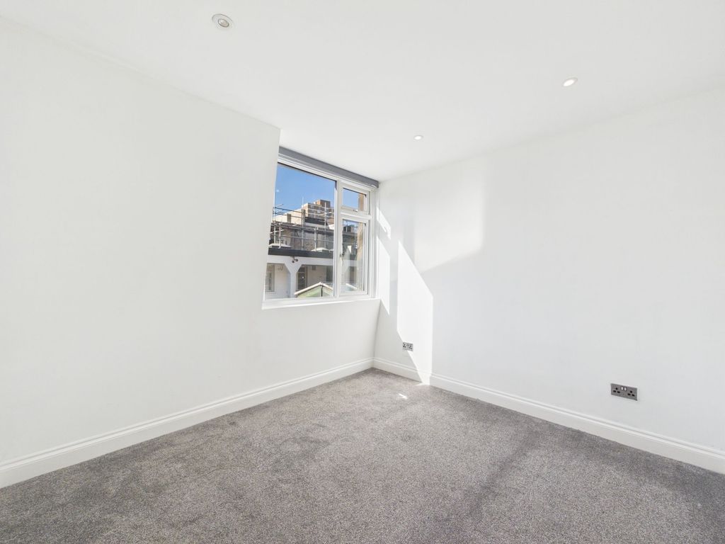 Property photo 3 of 5