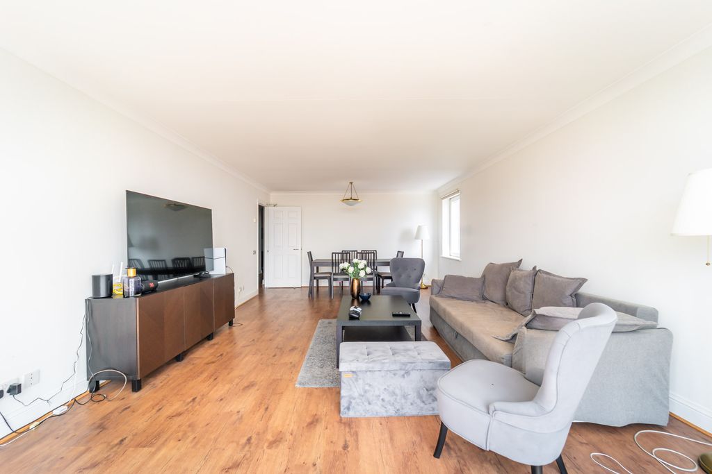 Property photo 3 of 16 Mba02265