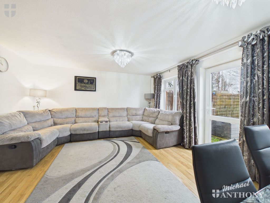 Property photo 2 of 14 E71Bd0Cea5614237B571A02B6A187313_80_Cam03218G0-Pr0905-Still009