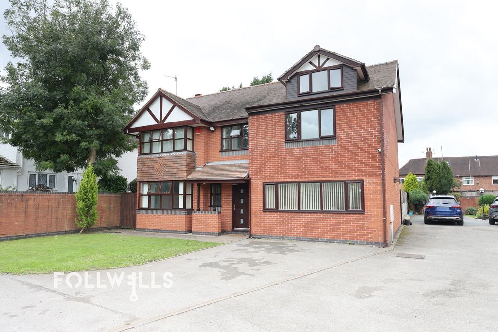 Property photo 1 of 24