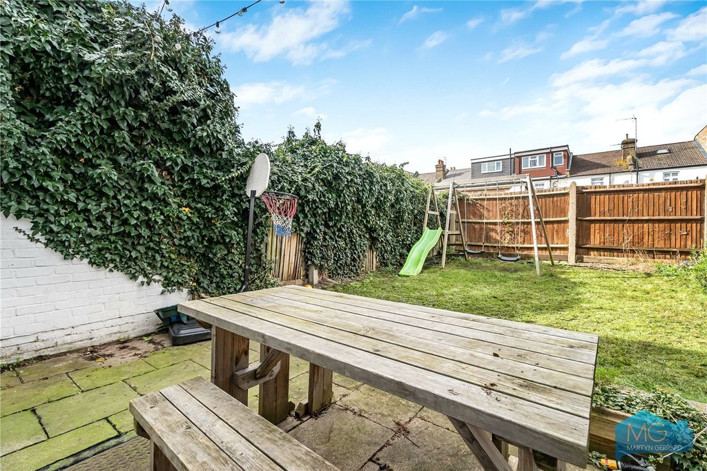 Property photo 3 of 17 Picture No. 30