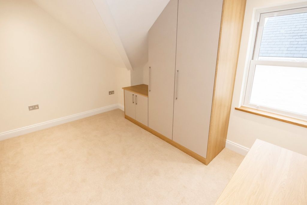 Property photo 3 of 14 Picture No. 06