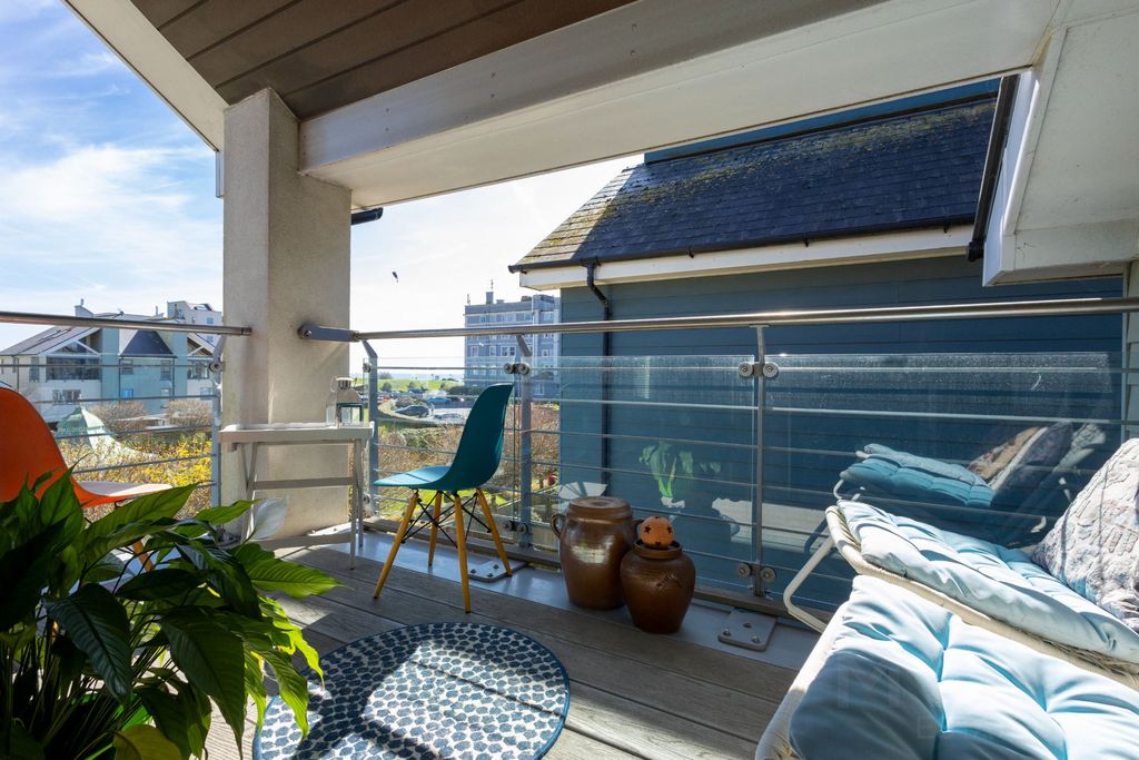 Property photo 3 of 21 Photo 10