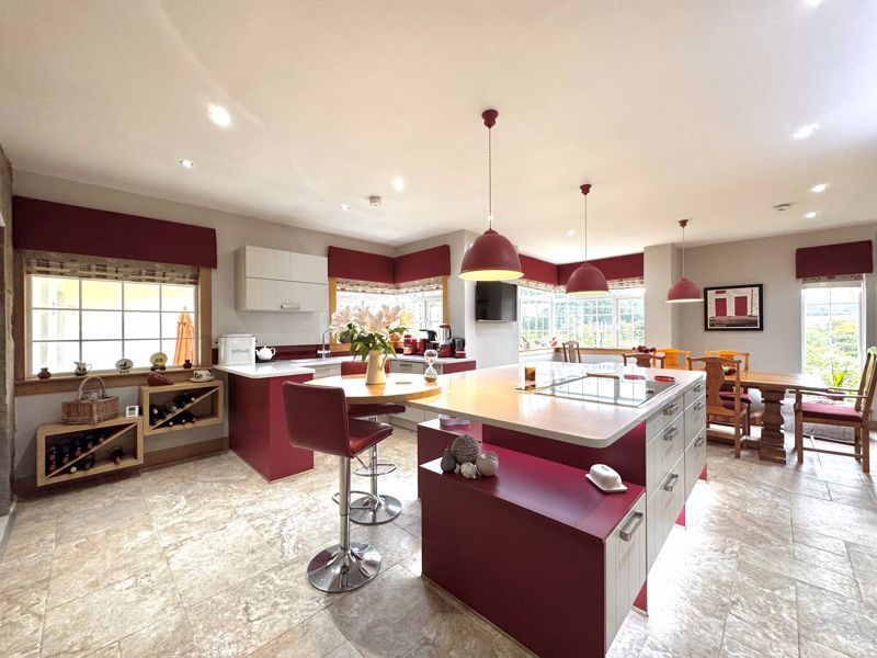 Property photo 3 of 33 Photo 24