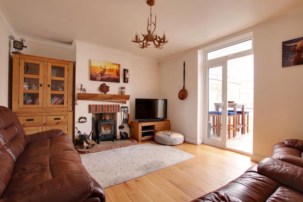 Property photo 2 of 16