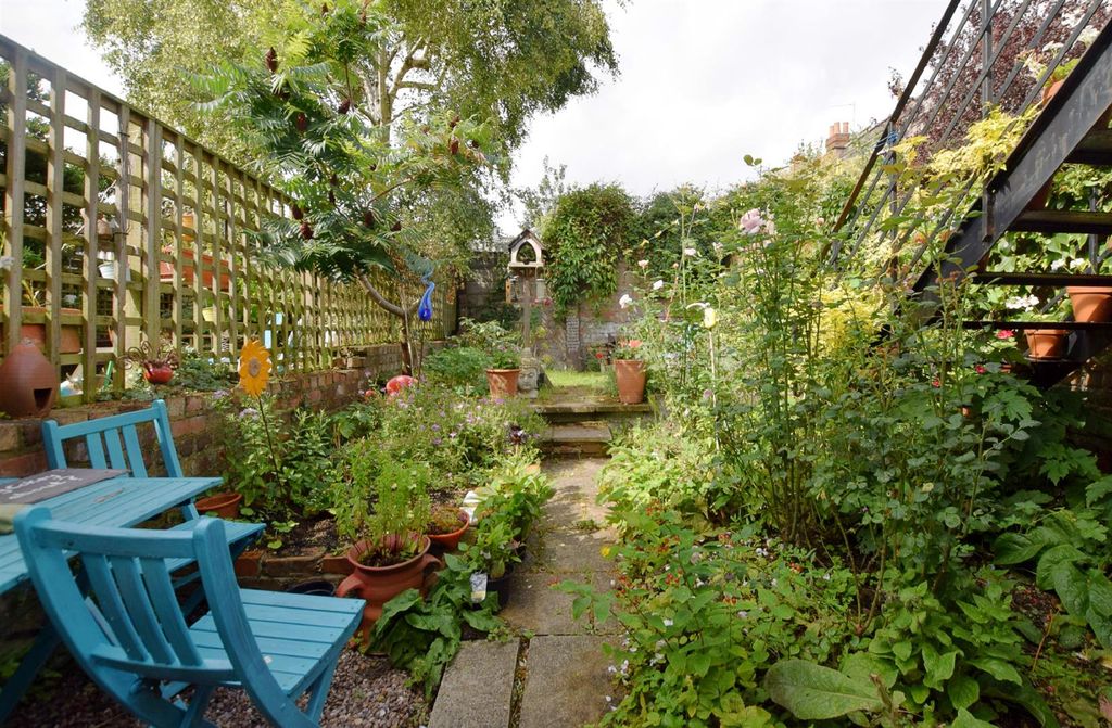 Property photo 1 of 5