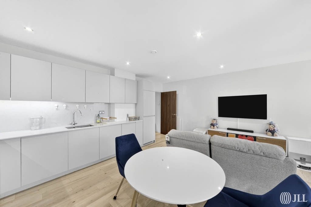 Property photo 3 of 23