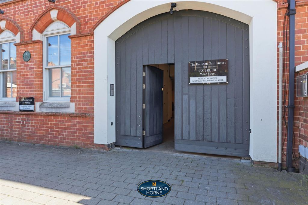 Property photo 2 of 34 38A Moor Street (32 Of 38).Jpg
