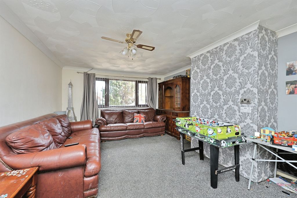 Property photo 2 of 28