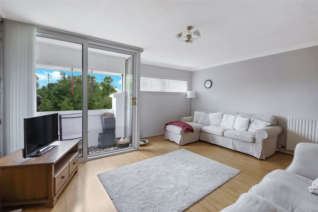 Property photo 3 of 17 Picture No. 04