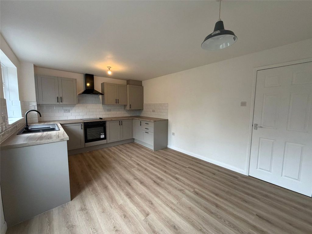 Property photo 2 of 11 Picture No. 17