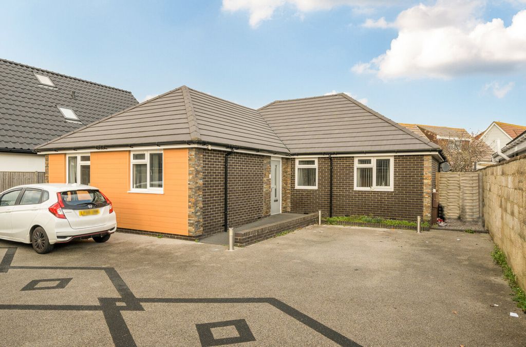 Property photo 1 of 12 1389029-24-693Ac5...