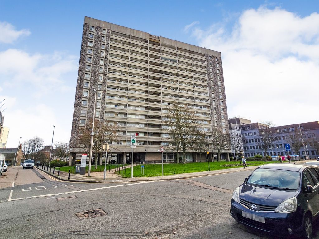 Property photo 2 of 19