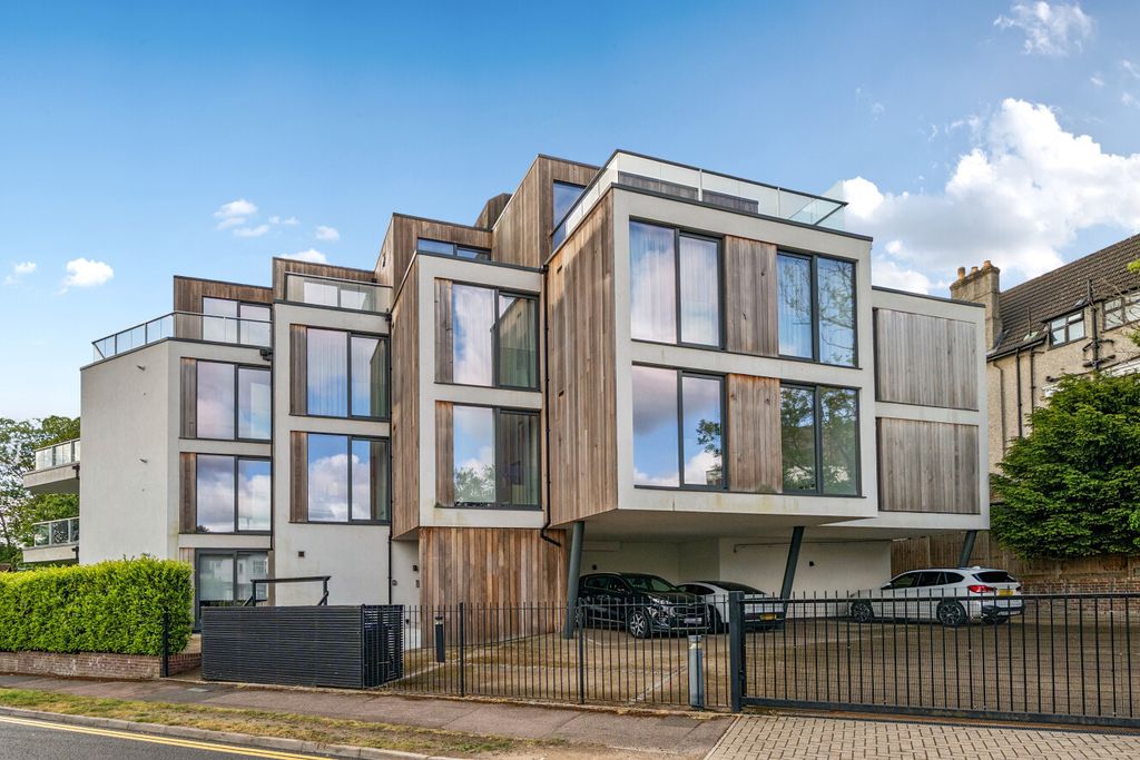 Additional image 12 of 2 bed flat for saleAlbemarle Road, Beckenham BR3