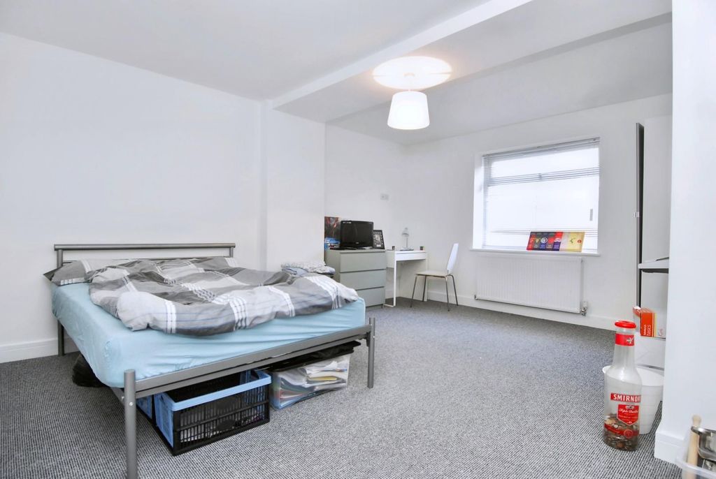 Property photo 1 of 5 1Quakerlnf3R2
