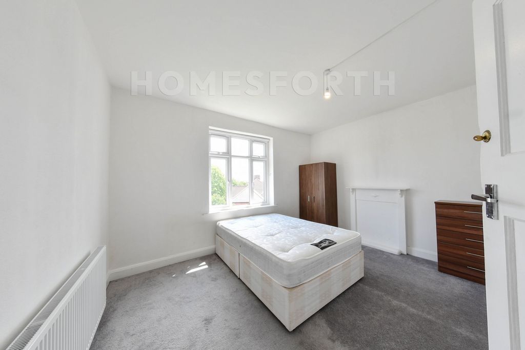 Property photo 1 of 15 Photo 13