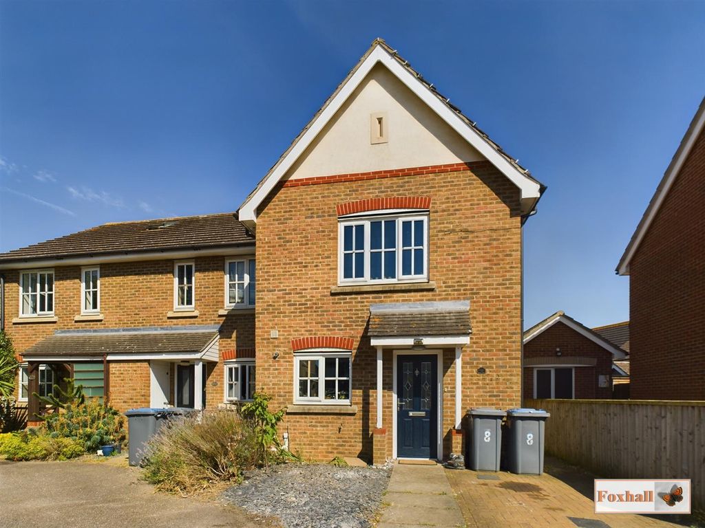 Property photo 1 of 17 Front Garden