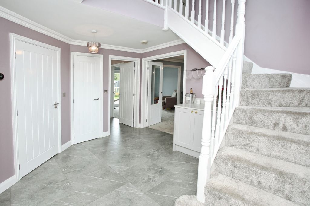 Property photo 3 of 47 Img_3017
