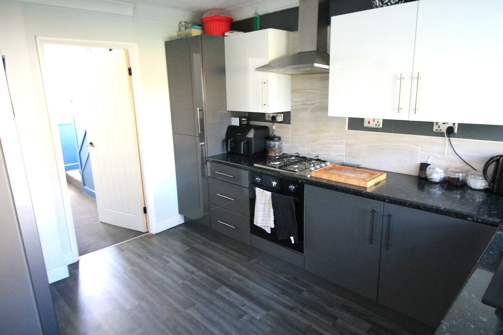 Property photo 2 of 13 Img_1551