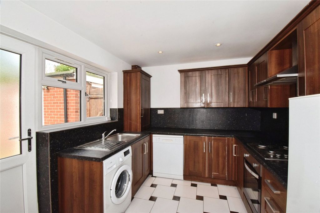 Property photo 3 of 16 Kitchen