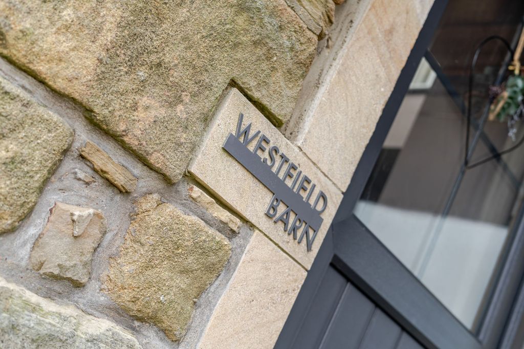 Property photo 2 of 28