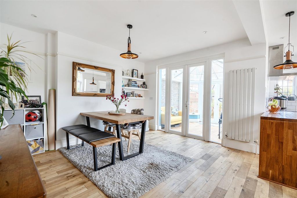 Property photo 2 of 23 For Sale By Aspire Residential | Treveor Close
