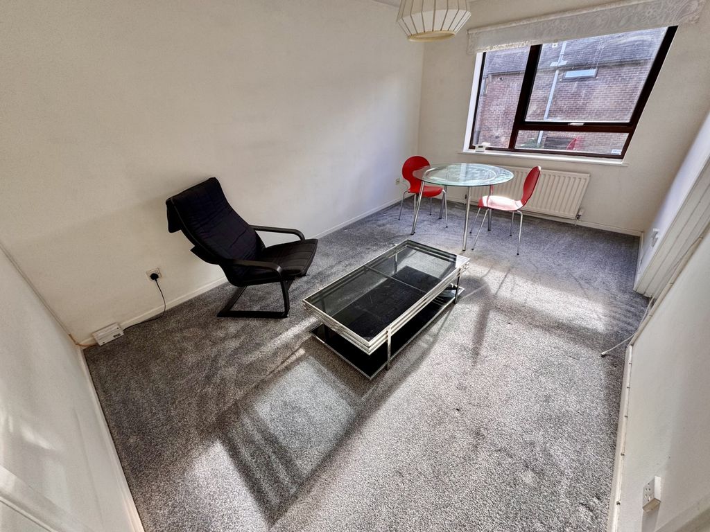 Property photo 2 of 6 2 Athelstan Court (2)
