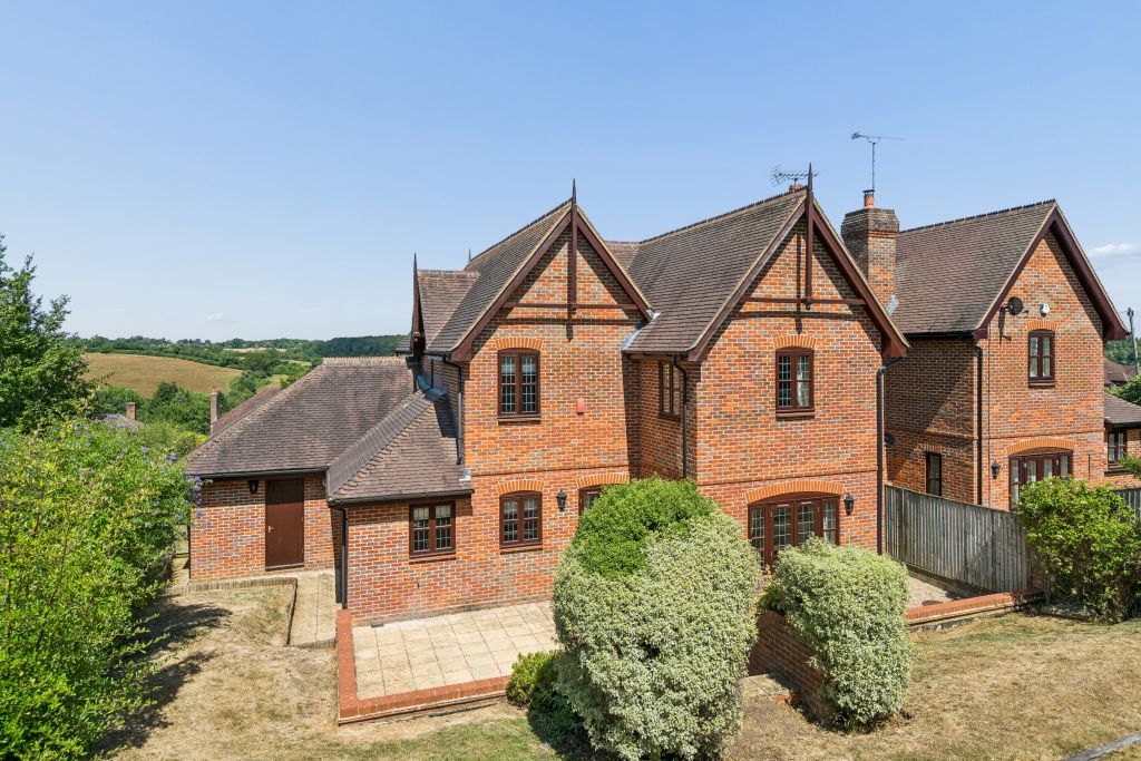 Property photo 2 of 12
