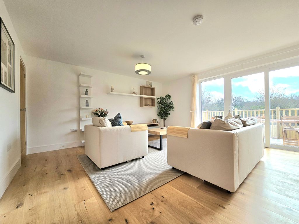 Property photo 2 of 19 Picture No. 26