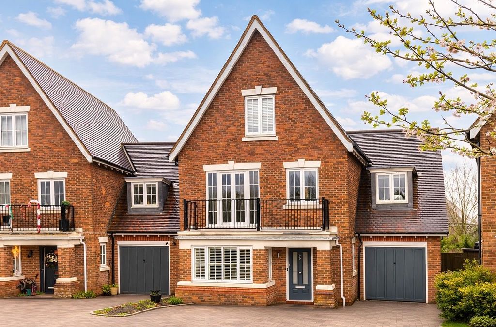 Property photo 1 of 28