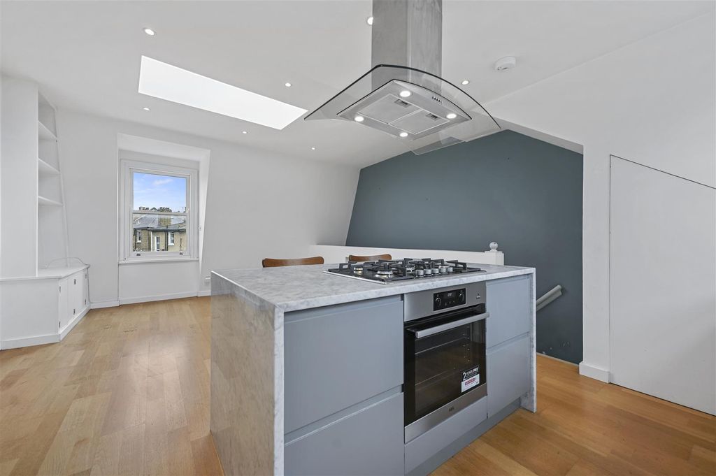 Property photo 3 of 9 Rockley Road - Kitchen
