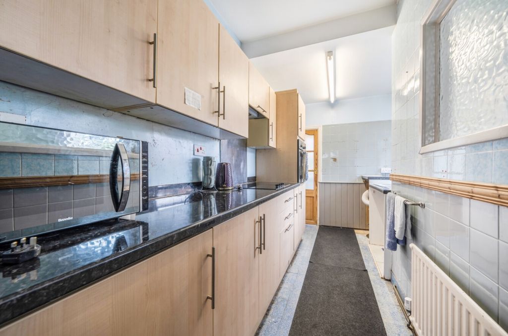 Property photo 3 of 10 1433669-6-69Bd88d494390