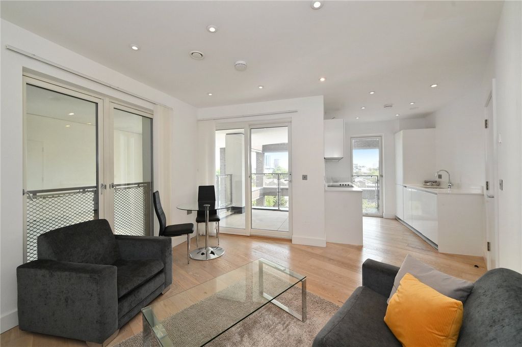 Property photo 3 of 14 Picture No. 15