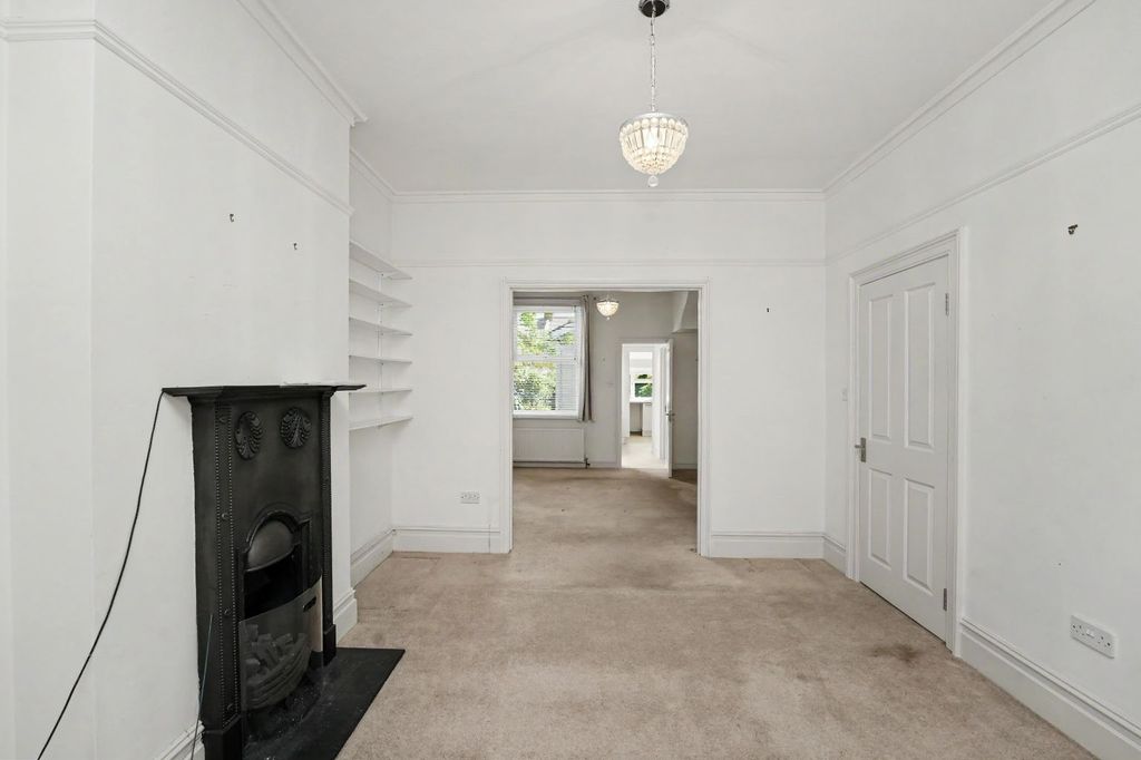 Property photo 3 of 21