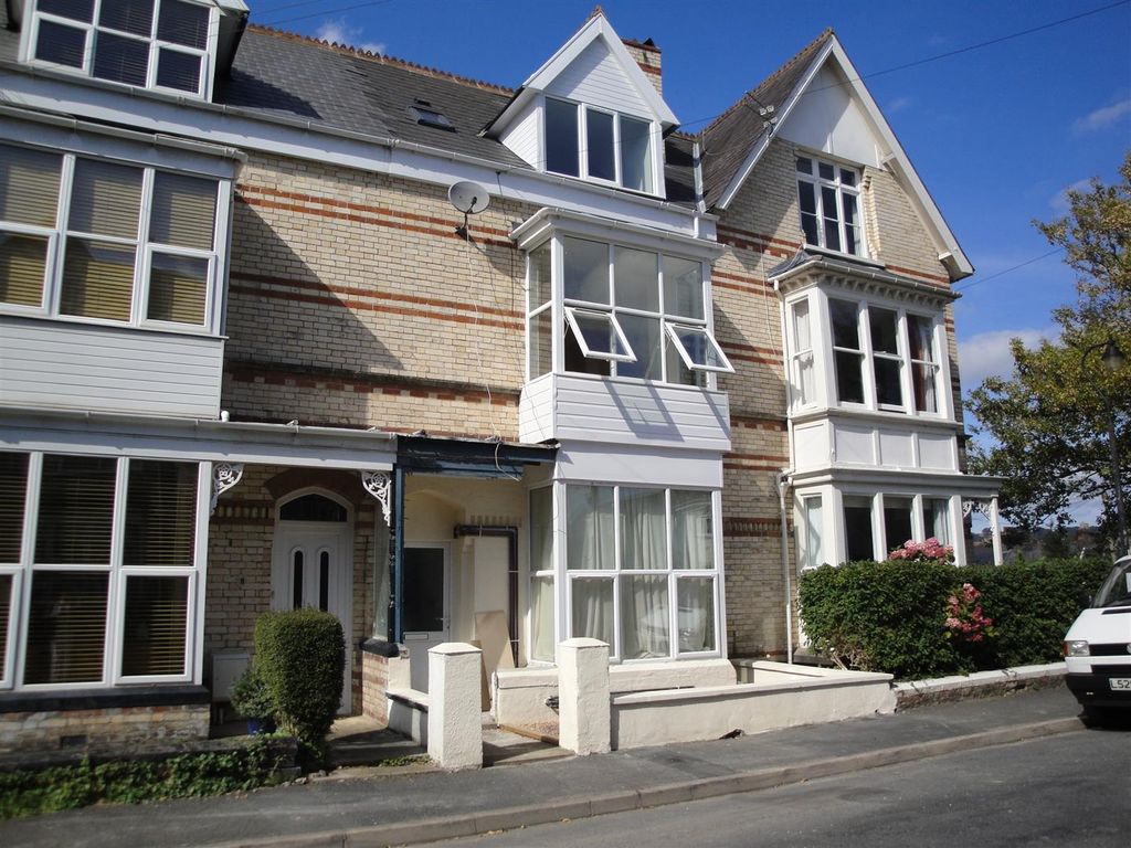 Property photo 1 of 5 Front