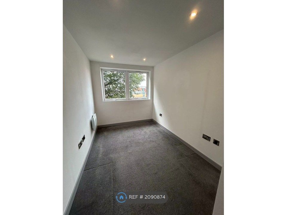 Property photo 3 of 10 Bedroom