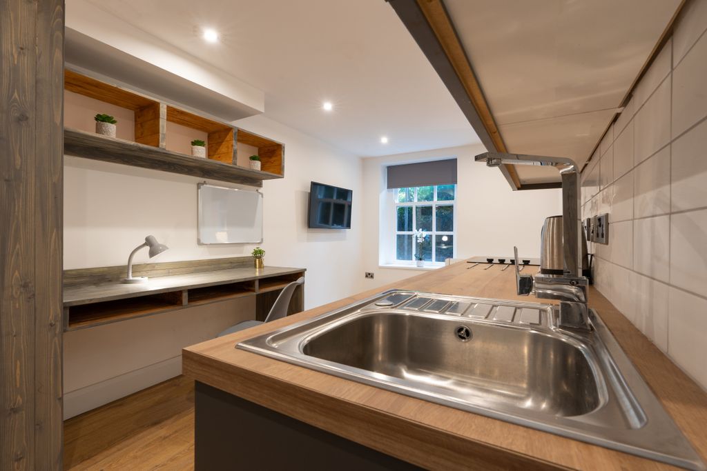 Property photo 2 of 4 Jesmond View Block A Studio 2 Bathroom 1