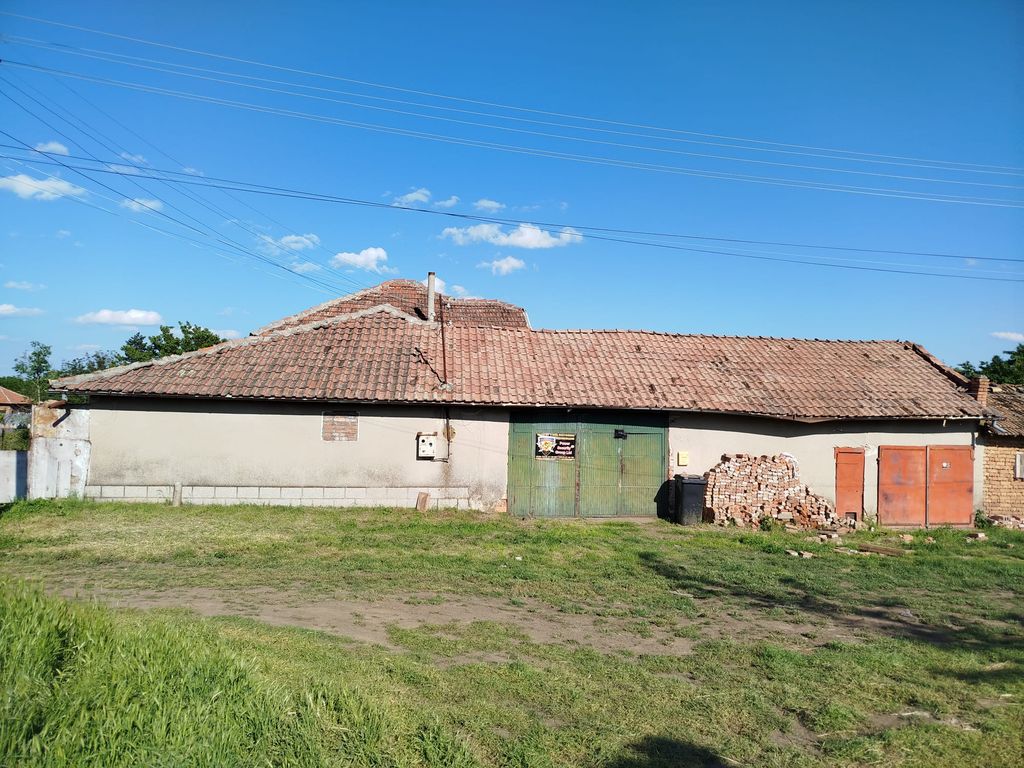 Property photo 1 of 6