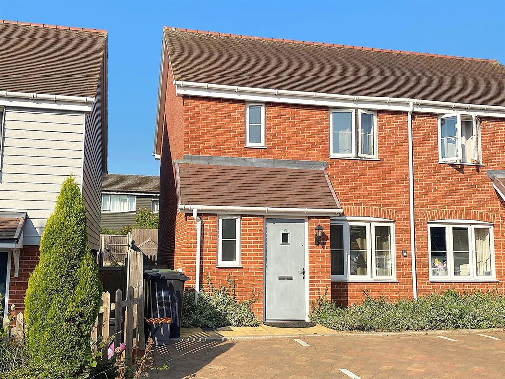 Property photo 1 of 16 29 Preston Hall Close - Front1.Jpg