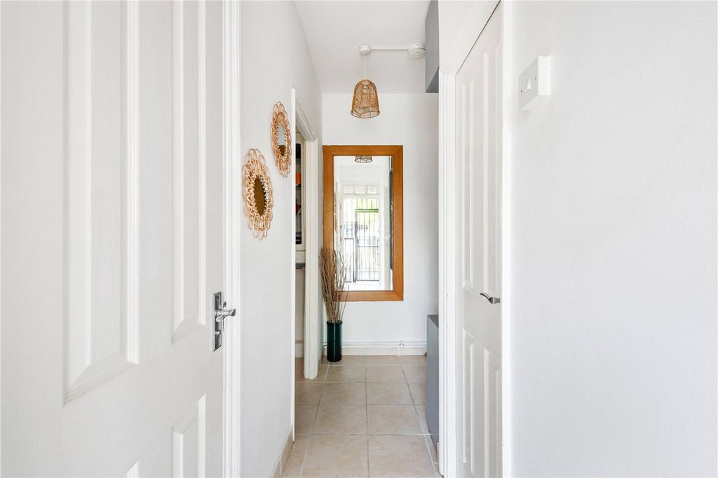 Property photo 3 of 12 Picture No. 02
