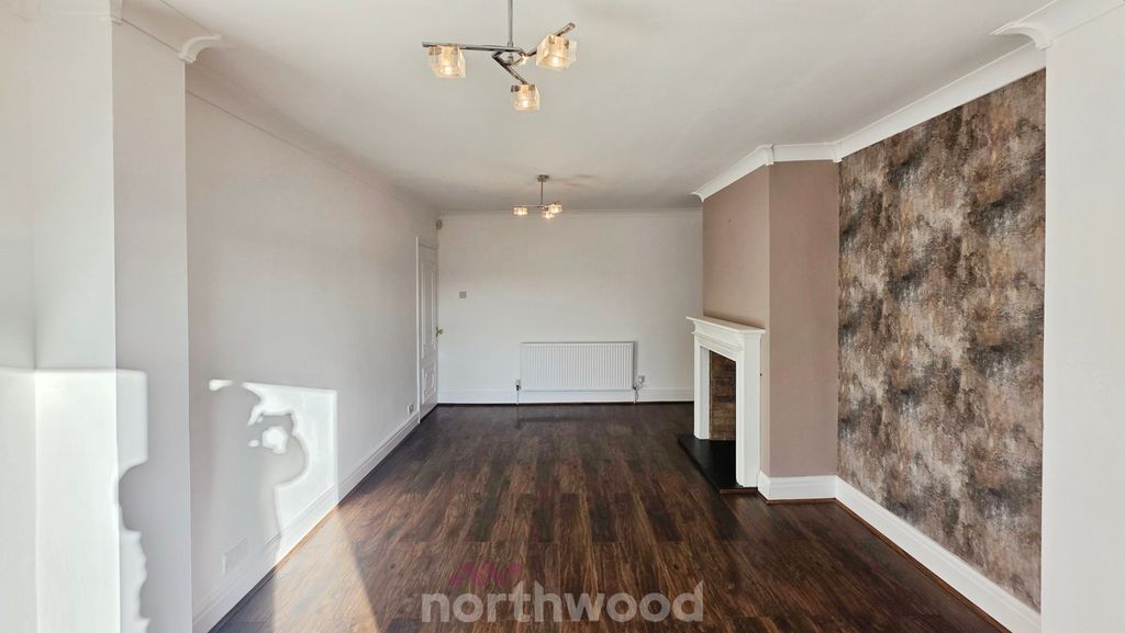 Property photo 2 of 35