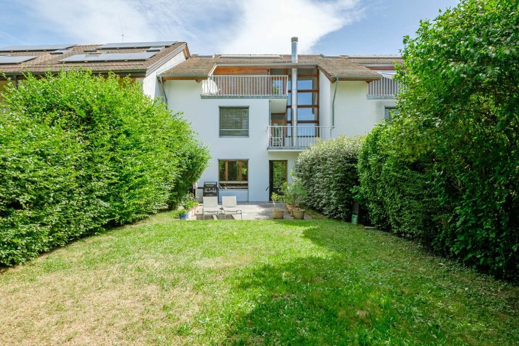 Property photo 1 of 1