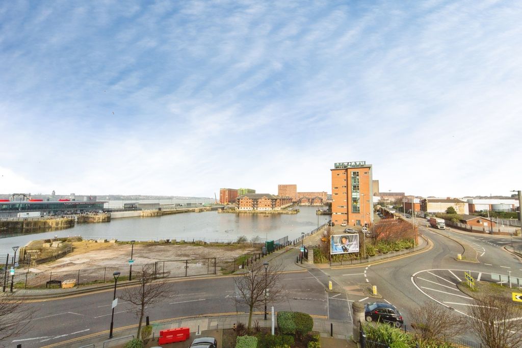 Property photo 3 of 19 Pbox-Img.Jpg