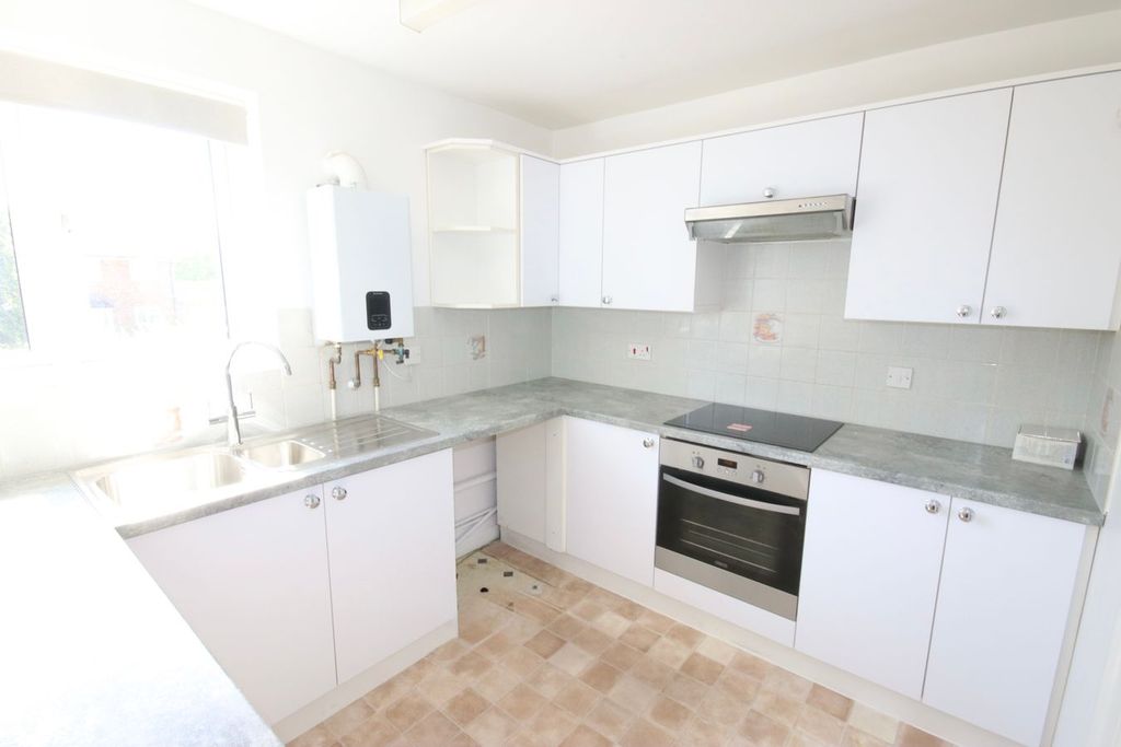 Property photo 2 of 12