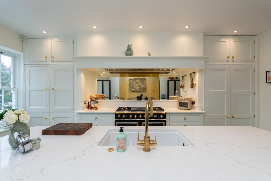 Property photo 2 of 20 Image