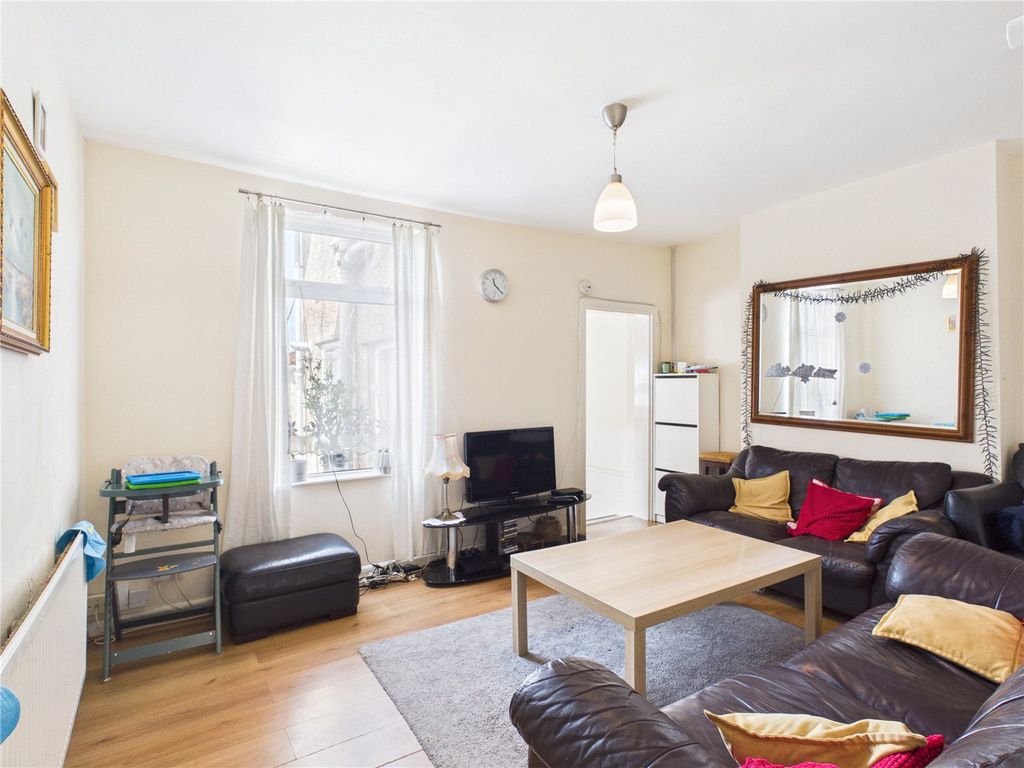 Property photo 3 of 10 Picture No. 04