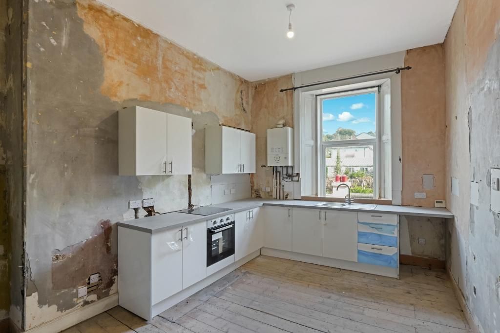 Property photo 3 of 21 Kitchen